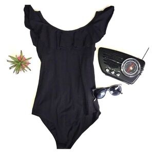 Charlotte Russe Bodysuit Cap Sleeve Ruffle Neckline Small Black NEW WITH TAGS